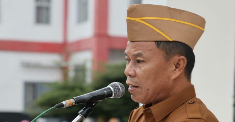 Sekretaris Daerah Kota Sungai Penuh Alpian memimpin Upacara Hari Anak Nasional 2026 di lingkungan Pemerintah Kota Sungai Penuh pada Senin pagi.(poto: istimewa).