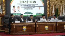 Gubernur Jambi Al Haris menghadiri pelantikan Pengurus Wilayah (PW) Jaringan Kiai dan Santri Nasional (JKSN) Provinsi Jambi beserta jajaran pengurus kabupaten/kota di Ruang Pola Kantor Gubernur Jambi, Rabu (8/7/2026).( poto: jamberita.com).