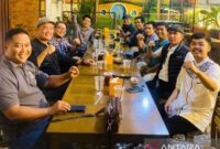 Para mantan Presiden organisasi eksekutif mahasiswa lintas generasi resmi membentuk Presiden Club UNJA, Kamis (8/7/2026).( poto: ANTARA).