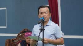 Gubernur Jambi Al Haris secara resmi membuka Turnamen Tenis Alumni Indonesia ke-16 di Lapangan Tenis Kampus Universitas Jambi.(poto: jamberita.com).