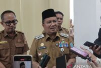 Wali Kota Jambi Maulana saat memberikan keterangan kepada wartawan di Jambi, Selasa (14/7/2026).(poto: ANTARA).