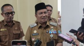 Wali Kota Jambi Maulana saat memberikan keterangan kepada wartawan di Jambi, Selasa (14/7/2026).(poto: ANTARA).