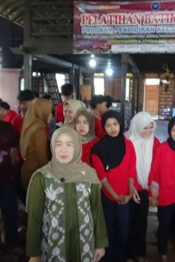 Hesti Haris Dorong Perajin Muda Jambi Lewat Pelatihan Batik Kontemporer