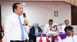 Bupati Muaro Jambi Dr. Bambang Bayu Suseno saat menyampaikan komitmennya untuk memperkuat kepemimpinan dan meningkatkan pelayanan publik melalui KPPD Lemhannas.(poto: jambiprima.com).