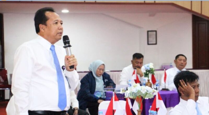 Bupati Muaro Jambi Dr. Bambang Bayu Suseno saat menyampaikan komitmennya untuk memperkuat kepemimpinan dan meningkatkan pelayanan publik melalui KPPD Lemhannas.(poto: jambiprima.com).