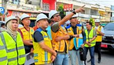 Bupati Bungo H. Dedy Putra bersama tim dari BPPW Ditjen Cipta Karya Kementerian PUPR meninjau langsung progres revitalisasi Taman Pusparagam (Semagor) di Muara Bungo, Sabtu (25/7/2026).(poto: jambiprima.com).