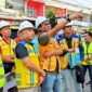 Bupati Bungo H. Dedy Putra bersama tim dari BPPW Ditjen Cipta Karya Kementerian PUPR meninjau langsung progres revitalisasi Taman Pusparagam (Semagor) di Muara Bungo, Sabtu (25/7/2026).(poto: jambiprima.com).