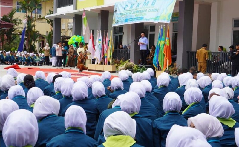 Gubernur Jambi Al Haris saat membuka PKKMB Poltekkes Kemenkes Jambi Tahun Akademik 2026/2027, Selasa (21/7/2026).(poto: jambiprima.com).