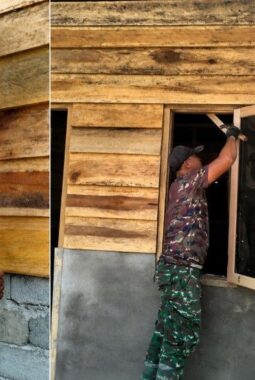Satgas TMMD Ke-129 Kodim 0416/Bute Pasang Jendela Rumah Maskur Hanapi di Bungo