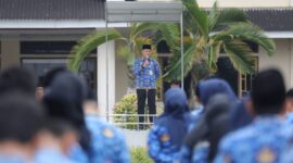 Wakil Bupati Tebo Nazar Efendi memimpin Upacara Hari Kesadaran Nasional di Lapangan Upacara Kantor Bupati Tebo, Senin (20/7/2026).(poto: jambiprima.com).