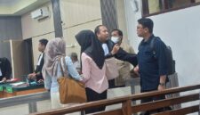 Majelis Hakim Pengadilan Negeri Jambi memimpin sidang korupsi bahan kimia Jambi Perumda Tirta Mayang, Kamis (23/7).(poto: jamberita.com).