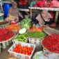  Cabai rawit merah, cabai merah keriting dan komoditas pangan lainnya yang dijual pedagang di Pasar Minggu, Jakarta.( Ilustrasi poto: ANTARA).
