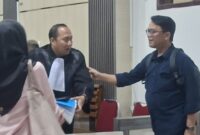 Mantan Direktur Perumda Tirta Mayang Jambi Dwike Riantara menyampaikan kesaksian penting di hadapan Jaksa Penuntut Umum.(poto: jamberita.com).
