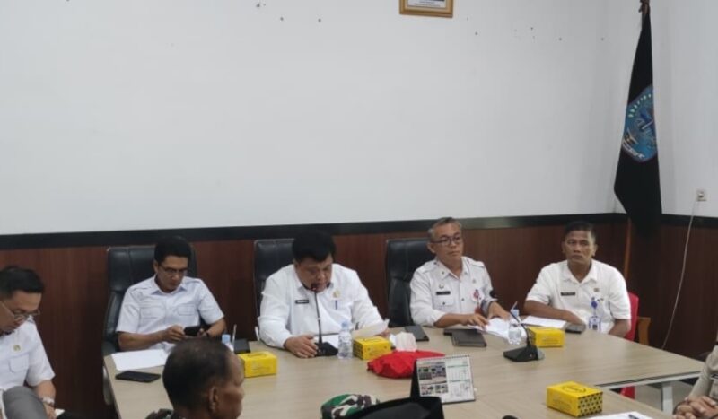 Sekretaris Daerah Merangin Zulhifni memimpin langsung rapat HUT RI Merangin.(poto: jambiekspres ).