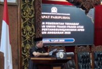 Gubernur Jambi Al Haris di Rapat Paripurna DPRD Provinsi Jambi.(poto: jamberita.com).