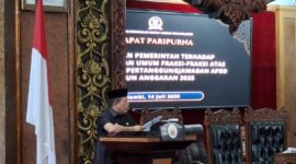 Gubernur Jambi Al Haris di Rapat Paripurna DPRD Provinsi Jambi.(poto: jamberita.com).