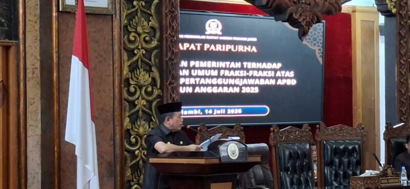 Gubernur Jambi Al Haris di Rapat Paripurna DPRD Provinsi Jambi.(poto: jamberita.com).