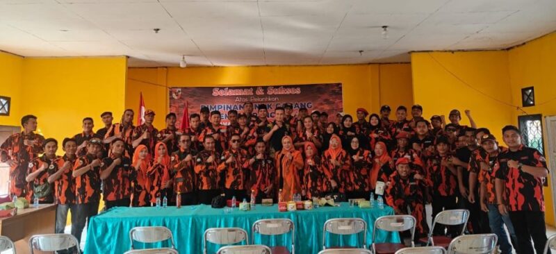 Pengurus Majelis Pimpinan Cabang (MPC) PP Kabupaten Tebo bersama Pengurus Pimpinan Anak Cabang (PAC) PP Tengah Ilir Usai Pelantikan.(poto: jambiprima.com)