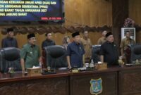Dewan Perwakilan Rakyat Daerah menggelar Rapat Paripurna Pertama untuk membahas KUA PPAS Tanjab Barat TA 2027.(poto: jamberita.com).