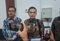 Tim hukum Terdakwa kasus korupsi Perumda Tirta Mayang Jambi minta hakim hadirkan pelapor Bripka F di sidang Tipikor PN Jambi.(poto: jamberita.com).