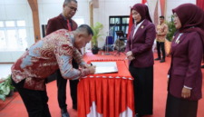 Wali Kota Sungai Penuh Alfin SH menghadiri agenda pelantikan pengurus DPD PPNI Sungai Penuh periode 2026-2031 di ruang aula utama pada Sabtu, 25 Juli 2026.(poto:seriusnews.id)