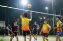 Bupati Batang Hari Mhd. Fadhil Arief menghadiri laga final sekaligus menutup resmi Liga Voli Batang Hari SuPer TANGGUH 2026.(poto: jamberita.com).