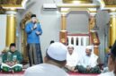 Bupati Merangin M. Syukur menyampaikan sambutan saat kegiatan Subuh Keliling (Subling) di Masjid Al-Muhajirin, Kecamatan Bangko. (poto: jambiprima.com).