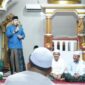 Bupati Merangin M. Syukur menyampaikan sambutan saat kegiatan Subuh Keliling (Subling) di Masjid Al-Muhajirin, Kecamatan Bangko. (poto: jambiprima.com).