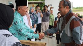 Wakil Gubernur Jambi Abdullah Sani menyambut langsung kedatangan Wamenkum beserta rombongan di Ruang VIP Bandara Sultan Thaha Jambi.(poto: jambilink.id)