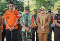Brigjen TNI Nyamin melaksanakan silaturahmi dengan Bupati Tanjung Jabung Timur Hj. Dillah Hikmah Sari, S.T.(poto: jamberita.com).