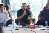 Bupati Merangin M. Syukur memberikan arahan saat memimpin rapat pemantapan akhir persiapan MTQH ke-52 Kabupaten Merangin di Desa Bukit Batu, Kecamatan Sungai Manau, Selasa (14/7/2026).(poto: jambiprima.com).