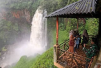Air terjun telun berasap yang terletak di kabupaten Kerinci, Provinsi Jambi.( poto : istimewa )