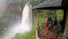 Air terjun telun berasap yang terletak di kabupaten Kerinci, Provinsi Jambi.( poto : istimewa )