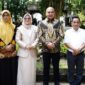 Bupati Tebo Agus Rubiyanto berfoto bersama usai menghadiri Pelantikan DPP PABPDSI yang dirangkaikan dengan Retret Nasional Badan Permusyawaratan Desa (BPD) di Alun-Alun Pasanggrahan Pajajaran, Purwakarta.(poto: jambiprima.com).