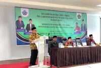 Rektor UIN STS Jambi, Prof. Dr. H. Kasful Anwar Us, M.Pd., menyampaikan materi sekaligus membuka kegiatan KKG MA Laboratorium bertema Kurikulum Berbasis Cinta (KBC) di Hotel Sutha Inn, Telanaipura, Sabtu (25/7/2026). (poto: jambiprima.com).