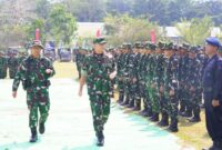 Mayjen TNI Arief Gajah Mada, resmi menutup kegiatan Karya Bakti Skala Besar Kodim 0420/Sarko pada Senin (27/7/2026).(poto:jamberita.com).