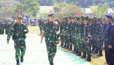 Mayjen TNI Arief Gajah Mada, resmi menutup kegiatan Karya Bakti Skala Besar Kodim 0420/Sarko pada Senin (27/7/2026).(poto:jamberita.com).