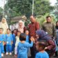 Bunda PAUD Provinsi Jambi Hj. Hesnidar Haris tampak ceria saat menyapa dan berinteraksi dengan anak-anak PAUD dalam kegiatan MPLS di CBC Mawaddah Warrahmah, Jambi.(poto: jambiprima.com).