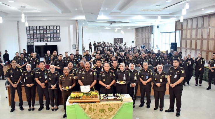 Kejaksaan Tinggi Jambi menggelar peringatan Hari Bhakti Adhyaksa ke-66 dengan penuh khidmat di Aula Kejaksaan Tinggi Jambi pada Rabu, 22 Juli 2026.(poto: jamberita.com).