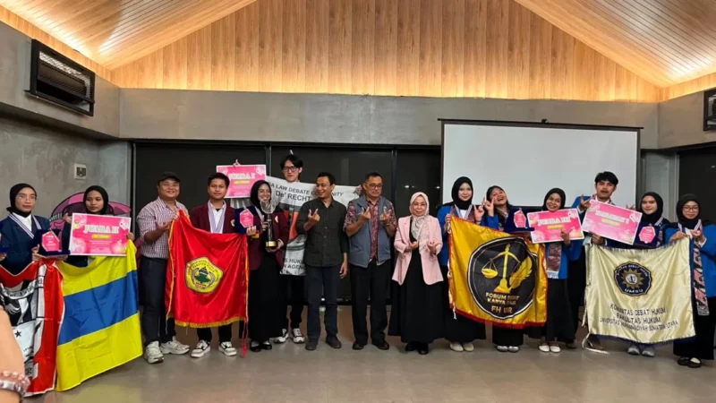 Fakultas Hukum Universitas Jambi (UNJA) kembali menggelar UNJA Law Fair 7.0 yang berhasil menghimpun 35 perguruan tinggi dari berbagai daerah di Indonesia.( poto : jambione.com )
