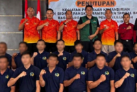 Kalapas Kelas IIB Bangko Heri bersama jajaran, Baznas Kabupaten Merangin, BLK Kabupaten Merangin, dan warga binaan berfoto bersama usai penutupan Pelatihan.(poto: istimewa)
