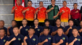 Kalapas Kelas IIB Bangko Heri bersama jajaran, Baznas Kabupaten Merangin, BLK Kabupaten Merangin, dan warga binaan berfoto bersama usai penutupan Pelatihan.(poto: istimewa)