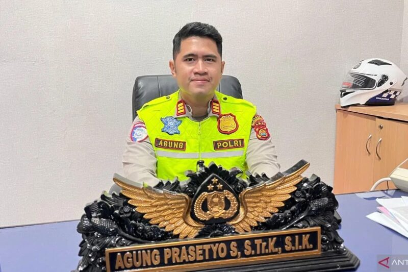 Kasat Lantas Polres Batang Hari AKP Agung Prasetyo di Muara Bulian, Jumat (10/7/2026).( poto: ANTARA).