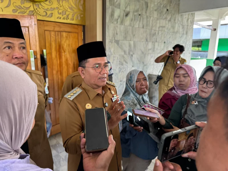 Wali Kota Jambi, Maulana, usai memimpin rapat evaluasi realisasi APBD seluruh Organisasi Perangkat Daerah (OPD) Tahun Anggaran 2026.( poto : jambione.com )