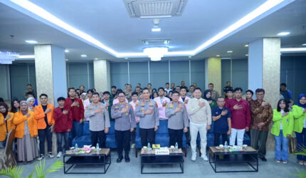 Polda Jambi memperkuat komunikasi publik melalui diskusi bersama media, akademisi, mahasiswa, dan masyarakat di era digital.