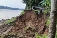 Tanah longsor di Kabupaten Batang Hari, Rabu (8/7/2026). ( poto: ANTARA).