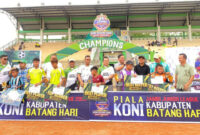 Sekda Batang Hari Resmi Tutup Jambi Junior League 2026, Harapkan Lahir Bibit Pesepak Bola Berprestasi.( poto : infojambi.com )