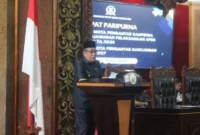 Wakil Gubernur Jambi, Abdullah Sani menyampaikan nota pengantar Rancangan Kebijakan Umum APBD (KUA) dan Prioritas Plafon Anggaran Sementara (PPAS) Tahun 2027.( poto: istimewa).