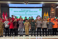 Penyerahan penghargaan Desa Bebas Api 2025–2026, dan penandatanganan komitmen program DBA 2026–2027 kepada lima desa, di Pendopo Rumah Dinas Bupati Tebo.( poto: infojambi.com).