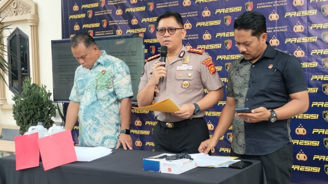 Polda Jambi kembali mengungkap kasus peredaran bahan bakar minyak (BBM) ilegal, dan pelanggaran perlindungan konsumen .( poto: infojambi.com).